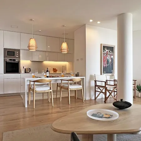 Lady Delmar Marina By Junto Ao Mar