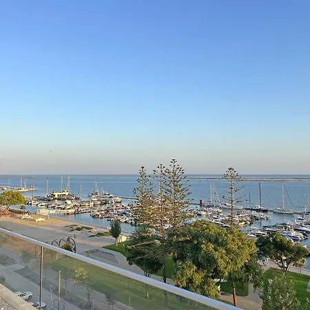 Lady Delmar Marina By Junto Ao Mar *