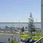 Lady Delmar Marina By Junto Ao Mar